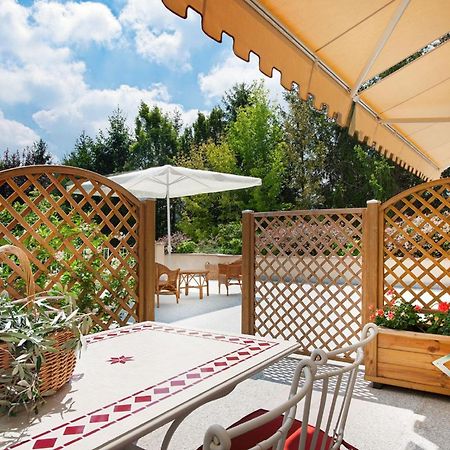 Olea Dei Holiday Apartments San Felice del Benaco Ruang foto