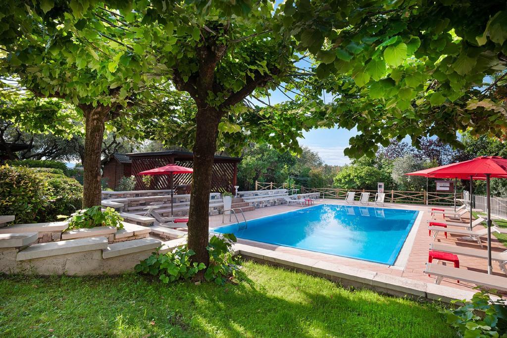 Olea Dei Holiday Apartments San Felice del Benaco Bagian luar foto