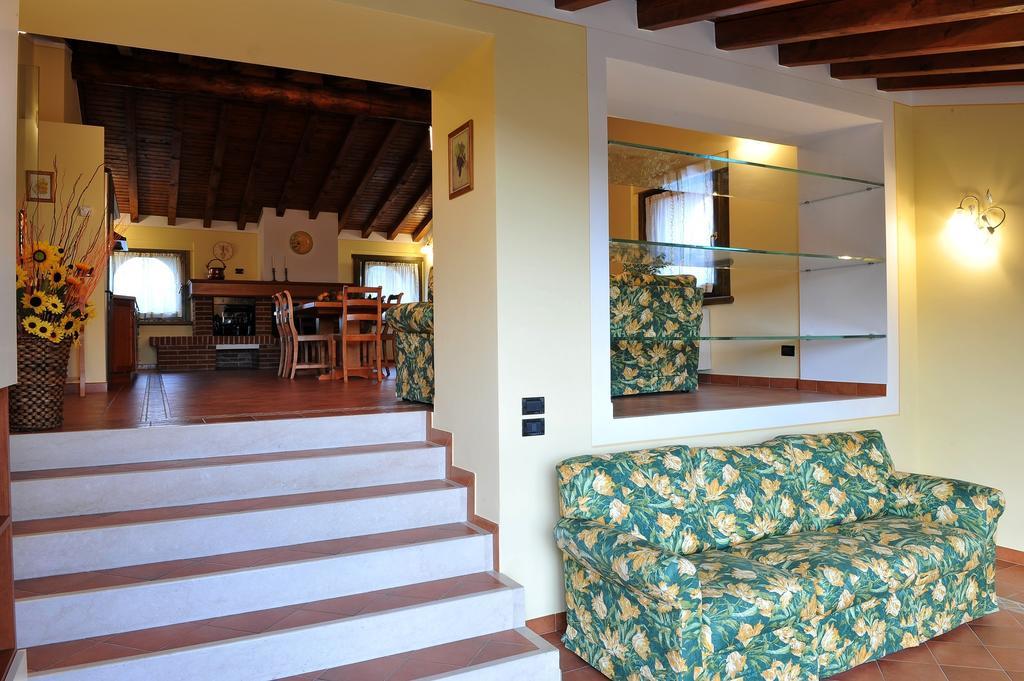 Olea Dei Holiday Apartments San Felice del Benaco Ruang foto