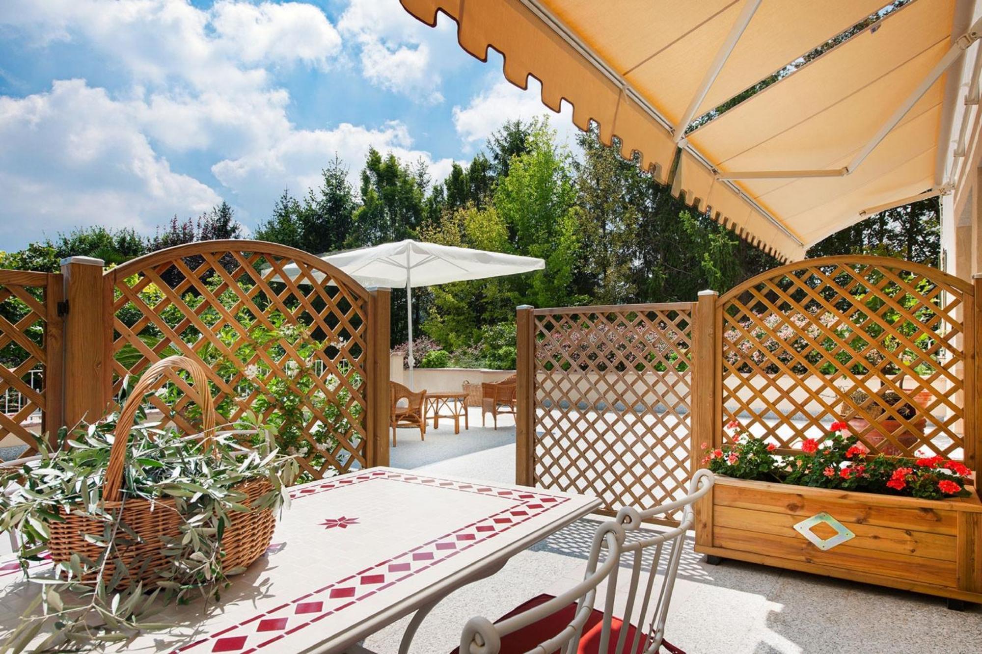 Olea Dei Holiday Apartments San Felice del Benaco Ruang foto