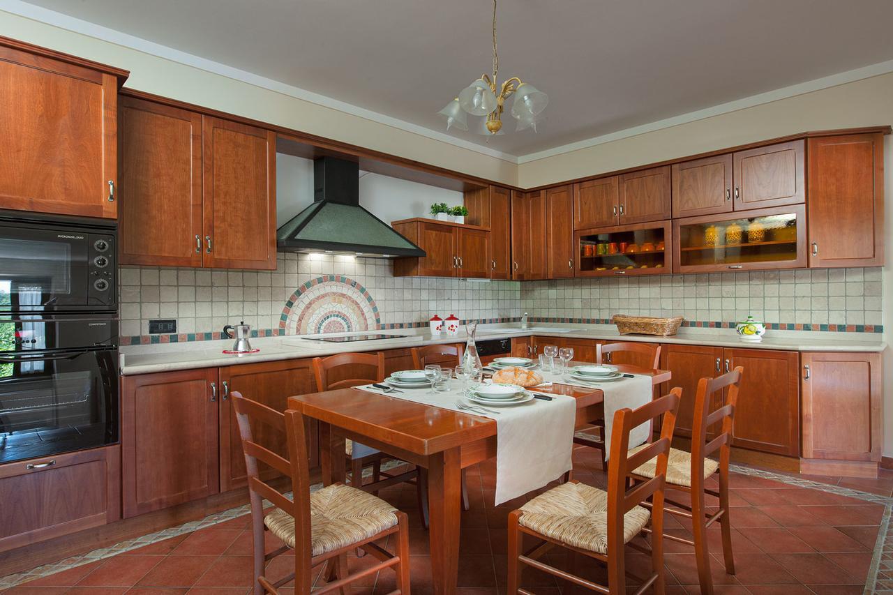 Olea Dei Holiday Apartments San Felice del Benaco Bagian luar foto
