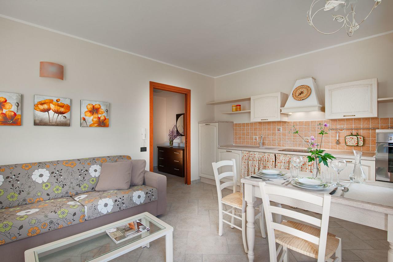 Olea Dei Holiday Apartments San Felice del Benaco Bagian luar foto