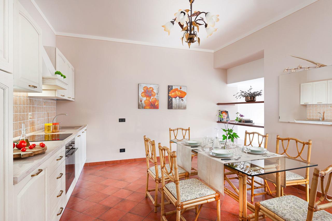 Olea Dei Holiday Apartments San Felice del Benaco Bagian luar foto