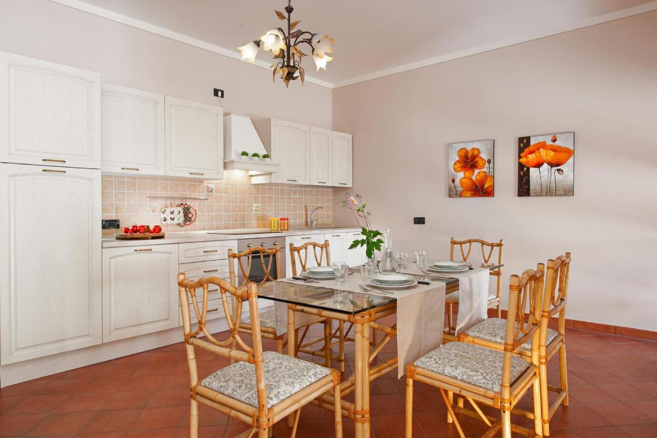 Olea Dei Holiday Apartments San Felice del Benaco Bagian luar foto